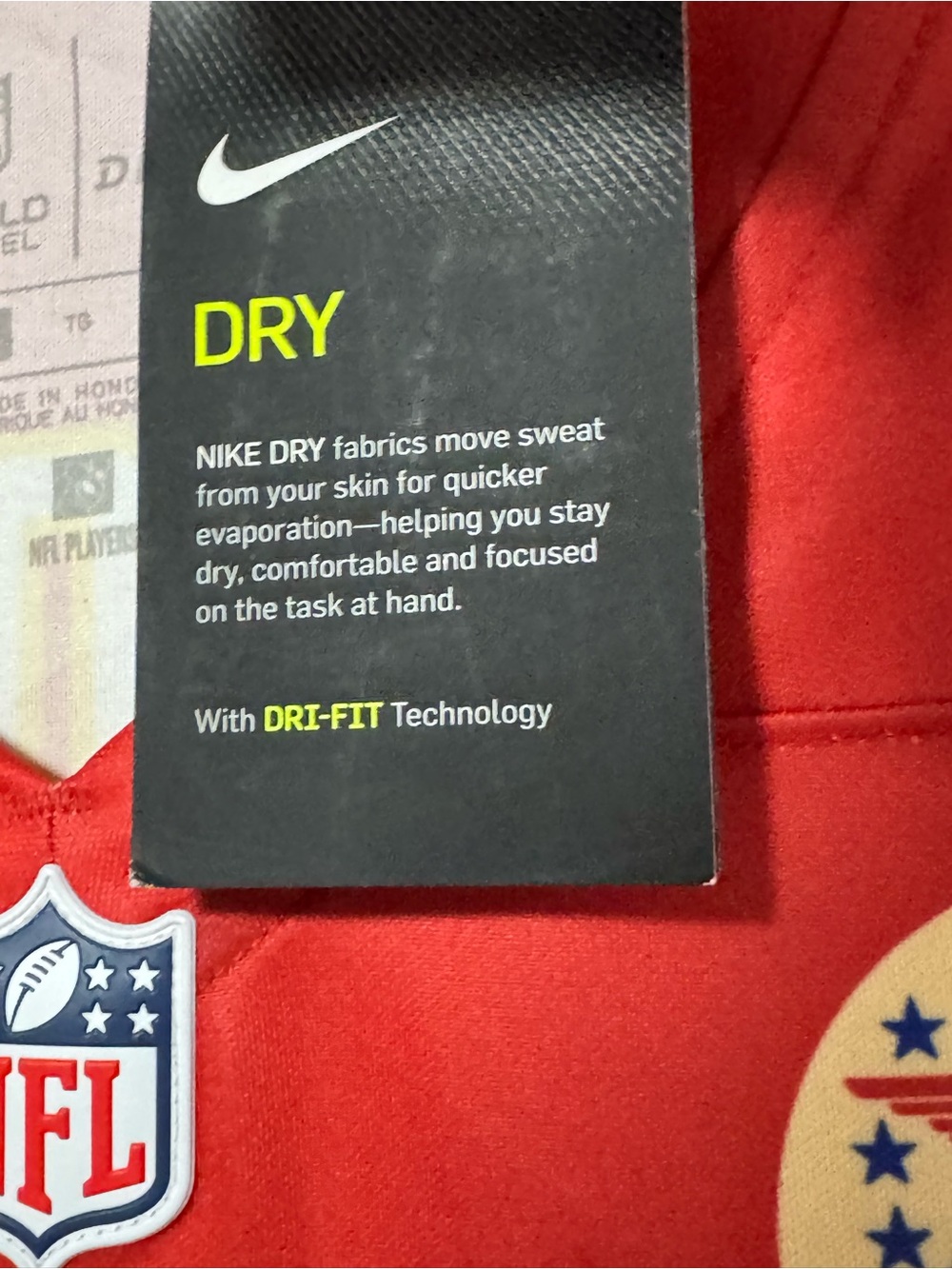 Men's Nike Patrick Mahomes Red Kansas City Chiefs Legend Player Performance Top - Picture 7 of 8